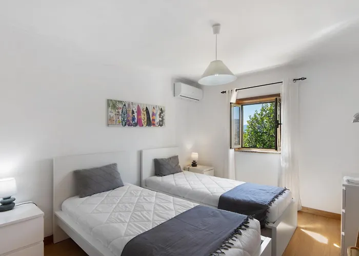 Casa Do Valado بيت للعطل